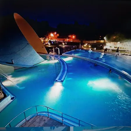 Relaxvilla Miskolctpolca, * Miskolc
