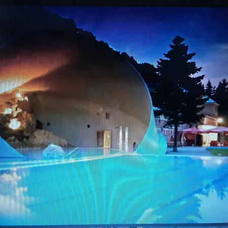 Miskolctpolca, Проживание в семье